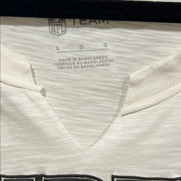 Raiders Graphic Official NFL T-Shirt in Cream - Picture 3 of 7